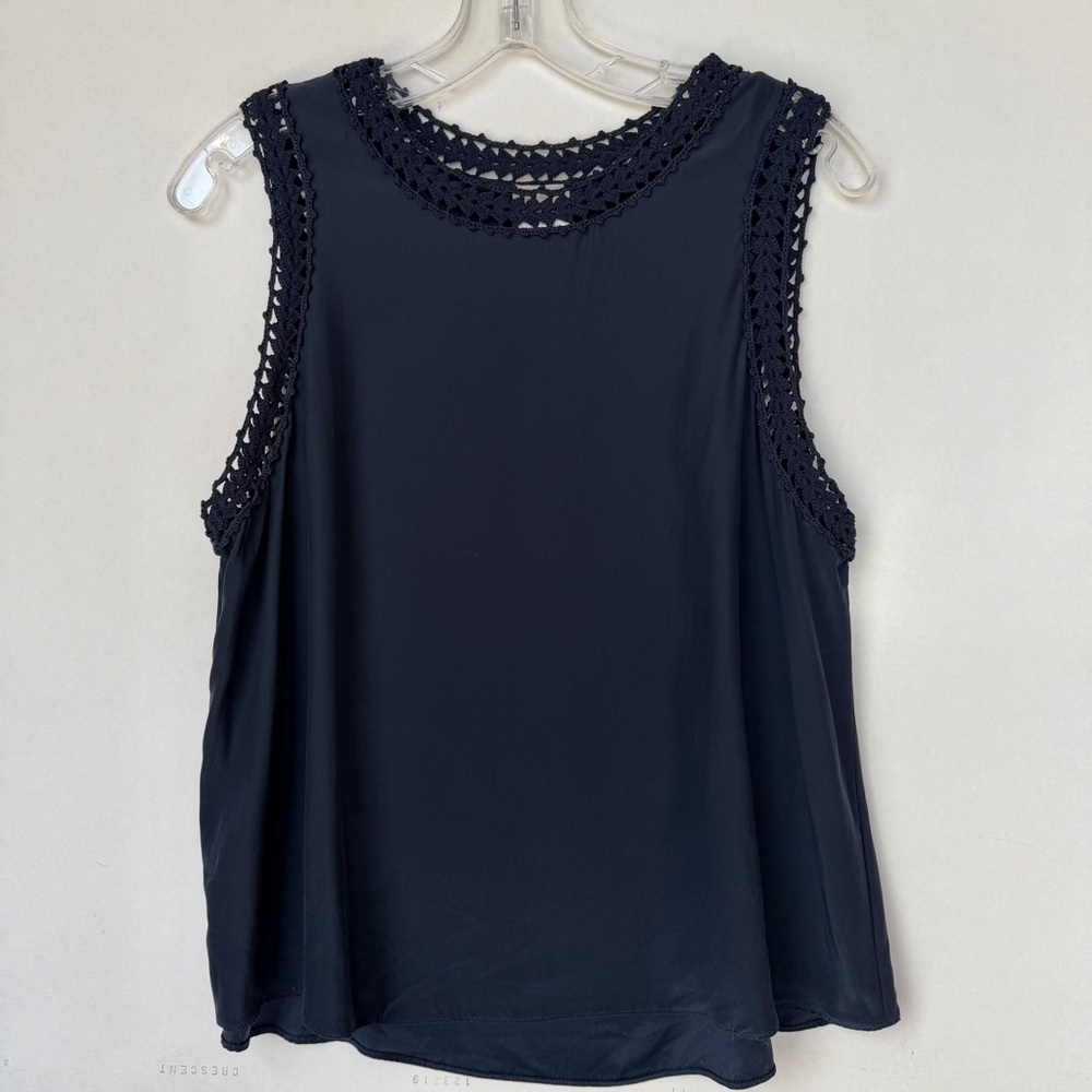 Cinq a Sept Ellina Navy 100% Silk Sleeveless Top Crochet Lace Trim Size L
